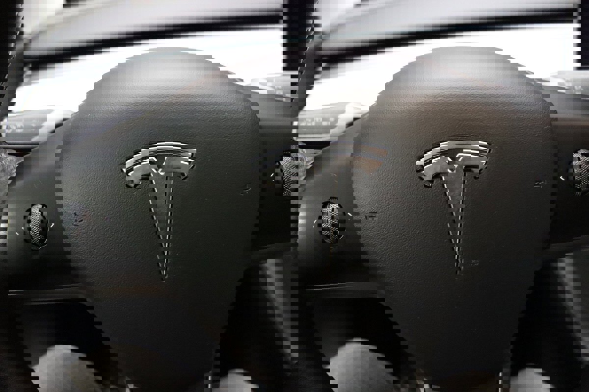 Used 2022 Tesla Model Y Long Range image 32