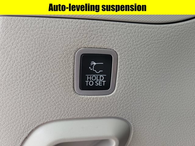 Certified 2022 Jeep Wagoneer Series III w/ Flexible Seating Group AWD/4WD image 29