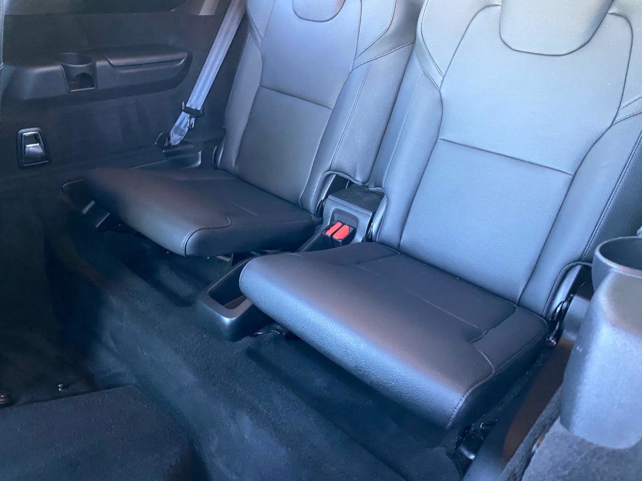 Used 2020 Volvo XC90 T6 Momentum image 37