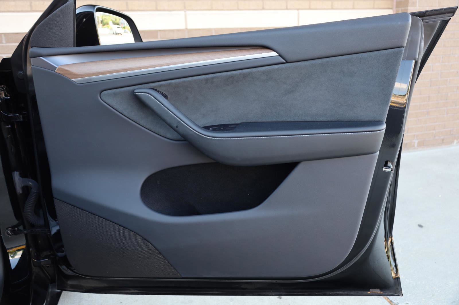 Used 2023 Tesla Model Y Long Range AWD/4WD image 26