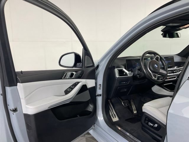 Used 2024 BMW X5 xDrive50e AWD/4WD image 22
