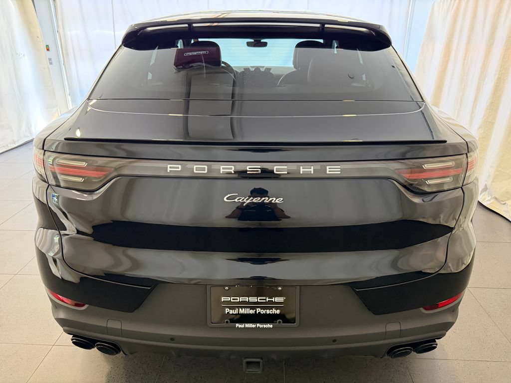 Certified 2023 Porsche Cayenne Coupe AWD/4WD image 8