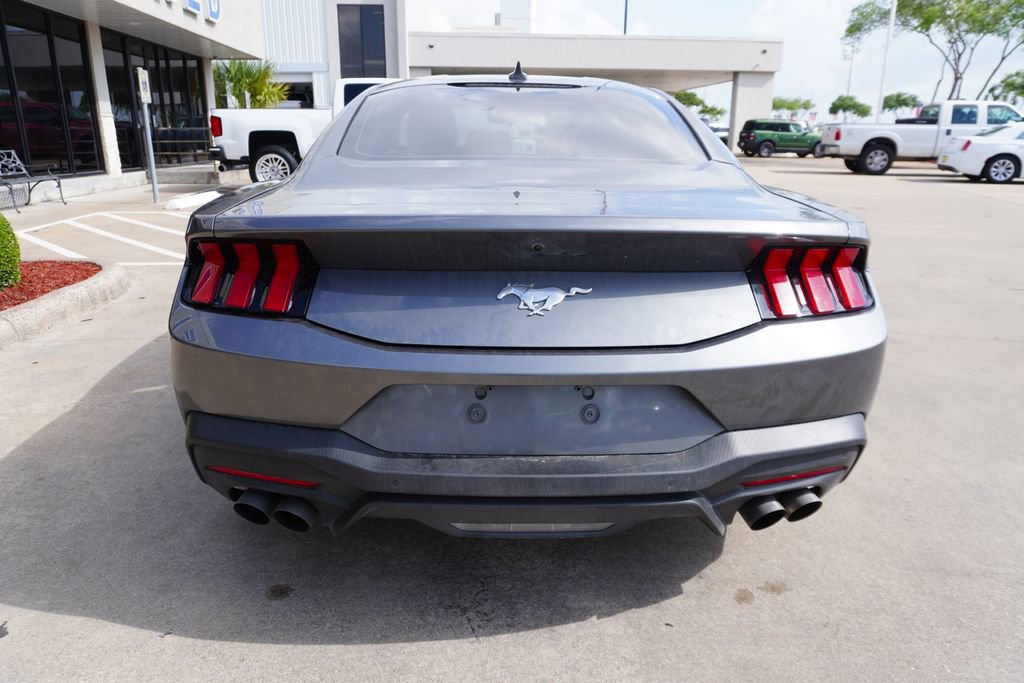 Used 2025 Ford Mustang Coupe image 5