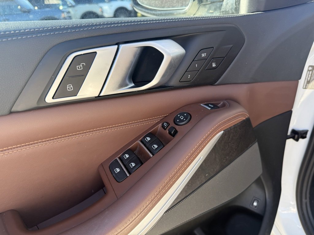 Used 2023 BMW X5 xDrive45e w/ Executive Package image 16