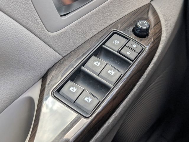 Used 2019 Toyota Sienna XLE w/ XLE Navigation Package FWD image 28