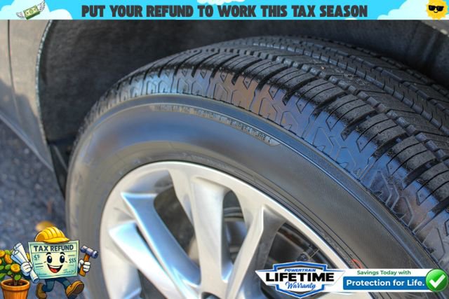 Used 2024 Buick Enclave Avenir w/ Avenir Technology Package image 12