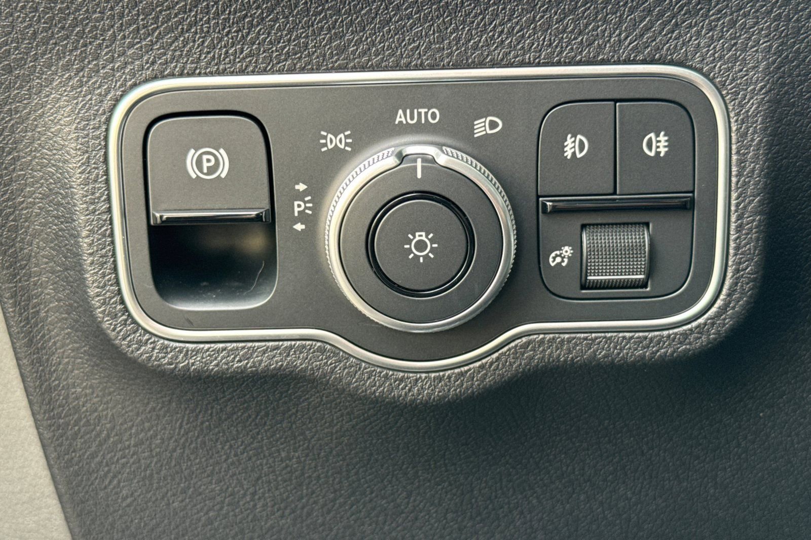 Certified 2026 Mercedes-Benz GLB 250 image 31