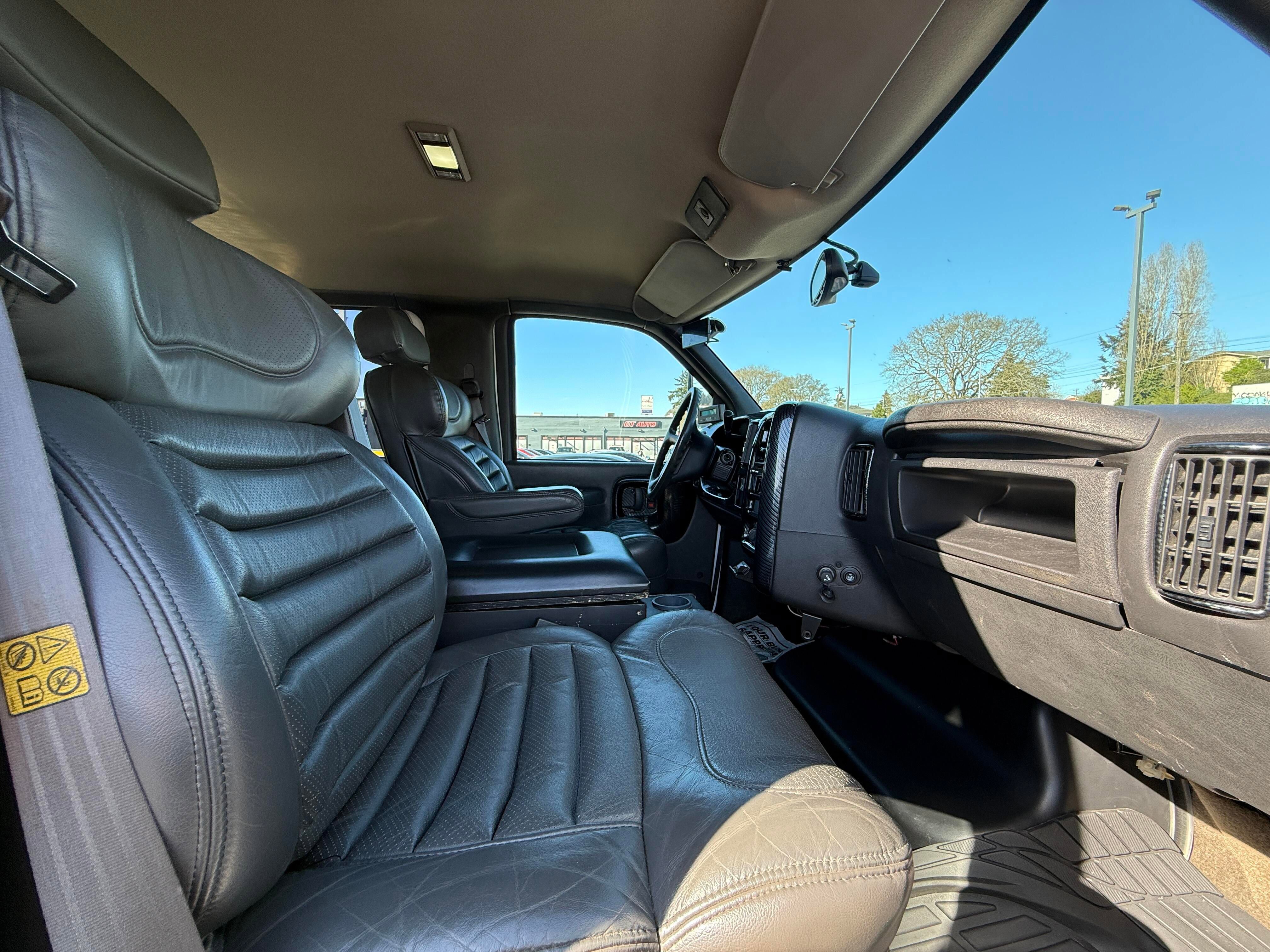 Used 2005 GMC TopKick C4500 2WD Crew Cab image 11