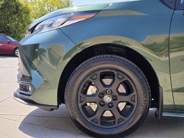 Certified 2025 Toyota Sienna XLE Woodland Edition AWD/4WD image 7