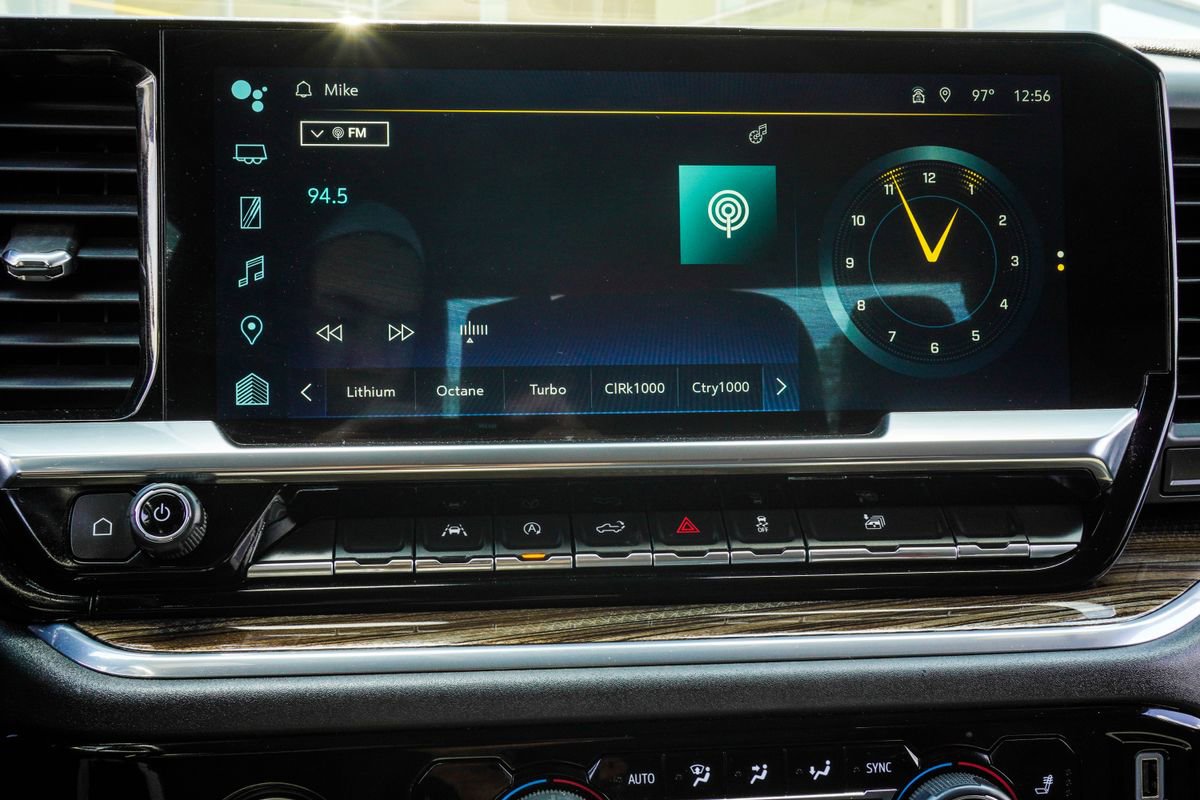 Used 2023 Chevrolet Silverado 1500 LT AWD/4WD image 22