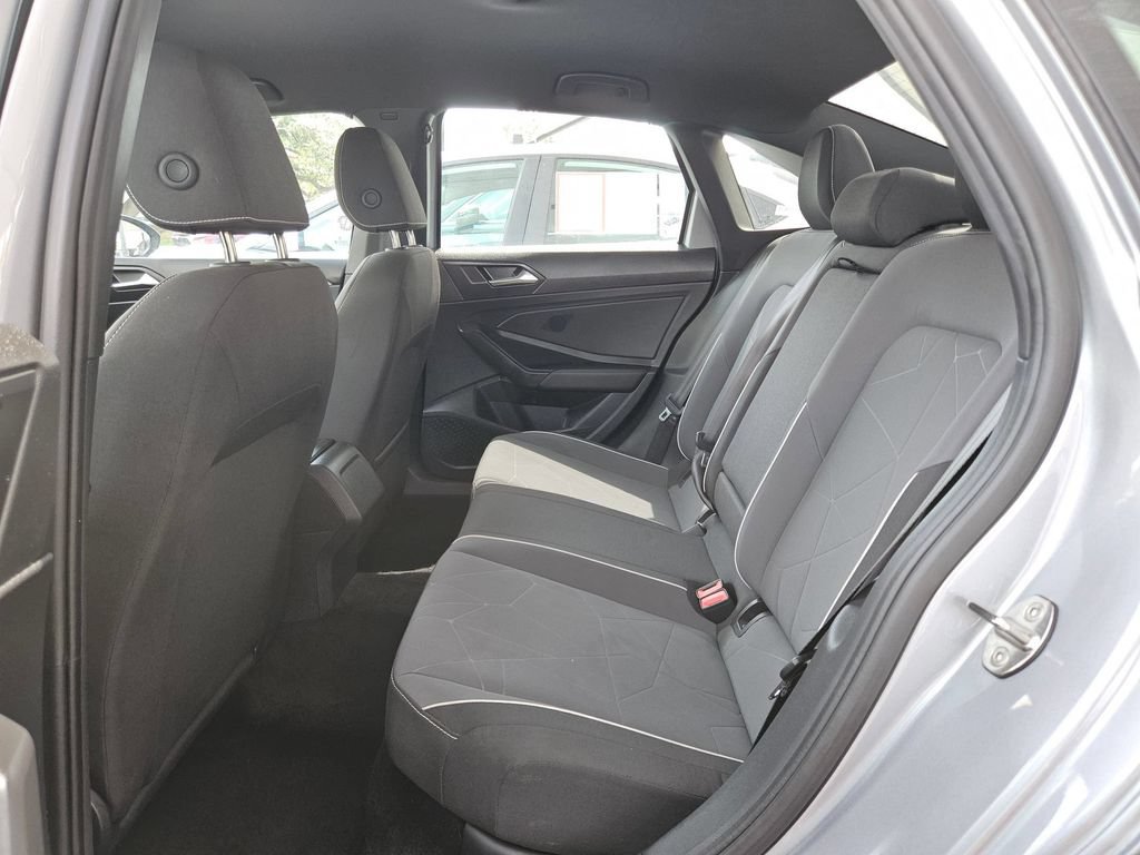 Used 2025 Volkswagen Jetta Sport FWD image 19
