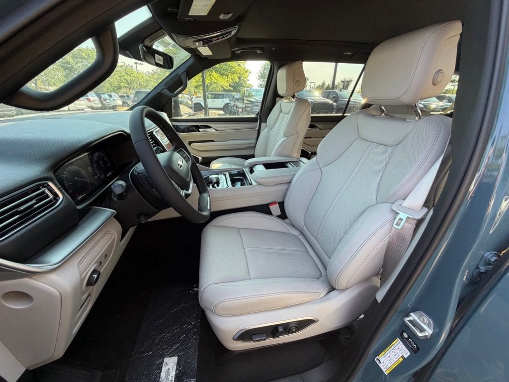 New 2026 Jeep Grand Wagoneer L Limited w/ Premium Group II AWD/4WD image 15