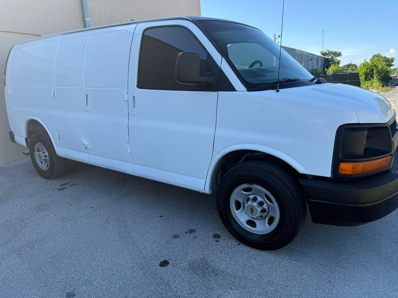 Used 2003 Chevrolet Express 3500 image 7