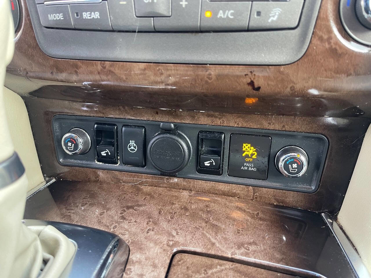 Used 2011 INFINITI QX56 Base 4x4 4dr SUV w/ Deluxe Touring Pkg image 18