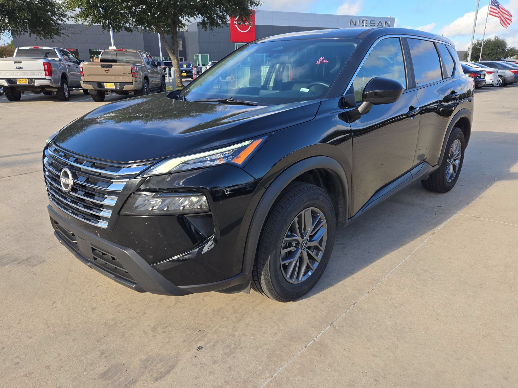 Certified 2026 Nissan Rogue SV AWD/4WD image 7