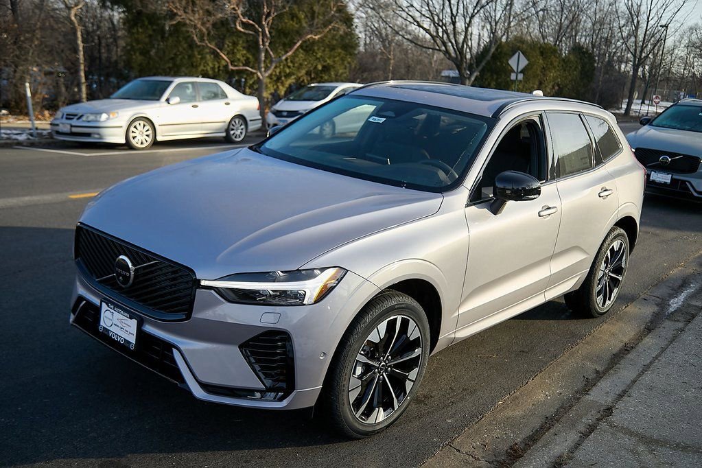 New 2026 Volvo XC60 B5 Plus w/ Protection Package Premier image 6