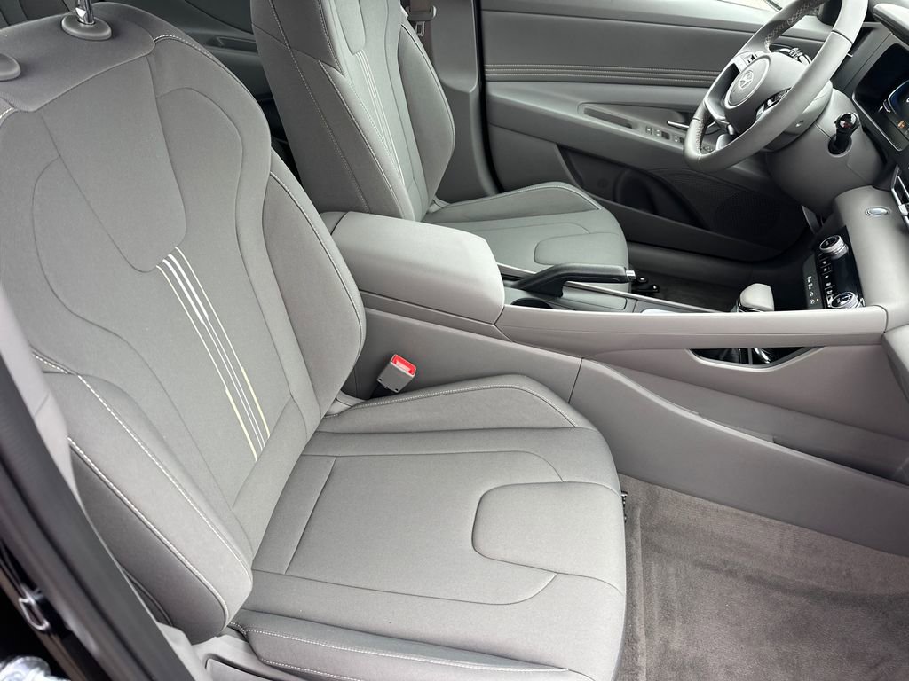 New 2025 Hyundai Elantra Sport image 13