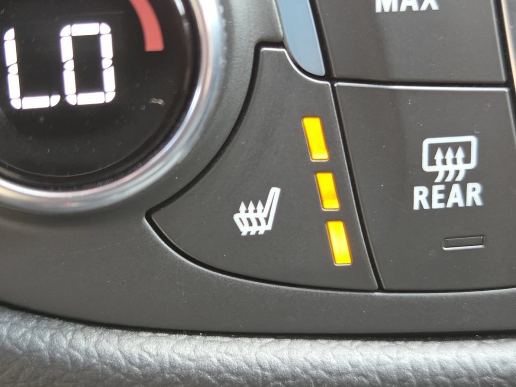 Used 2023 Chevrolet Equinox RS FWD image 5