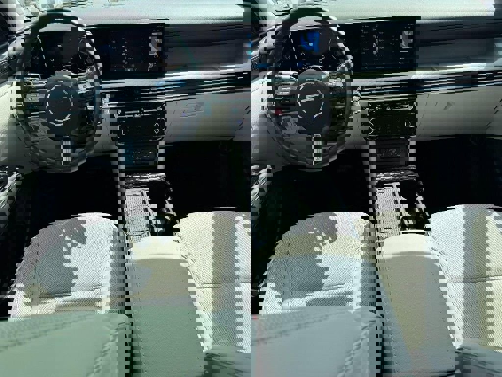 Certified 2025 Hyundai Tucson Limited image 12