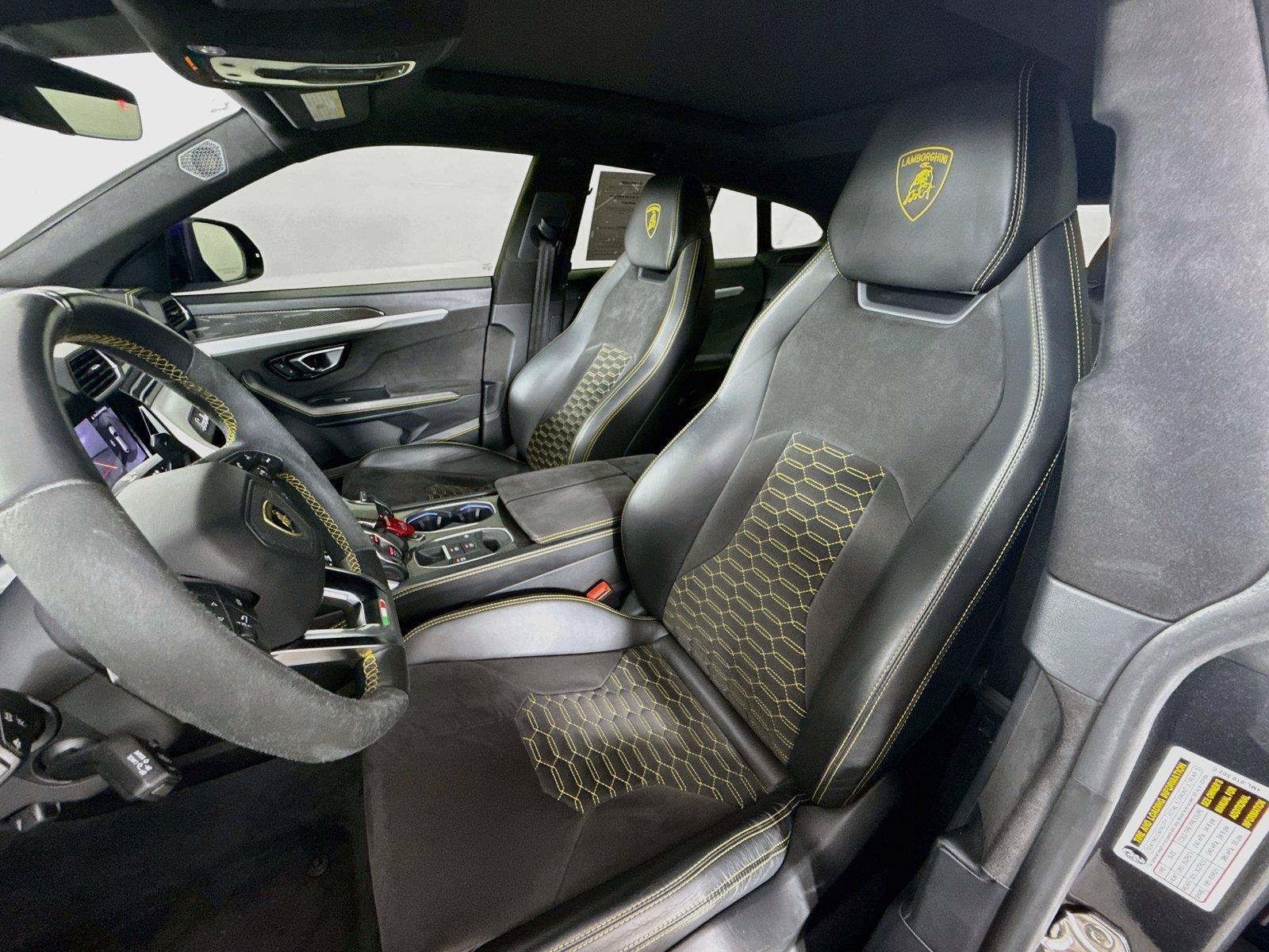 Used 2020 Lamborghini Urus AWD/4WD image 9