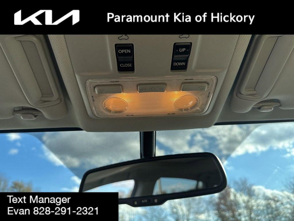 Used 2013 Toyota RAV4 Limited image 27