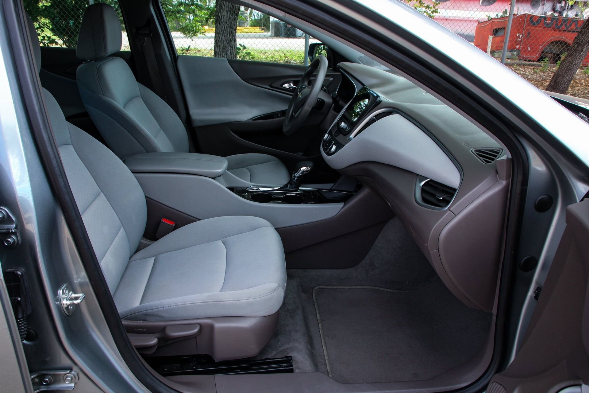 Used 2024 Chevrolet Malibu LT FWD image 29