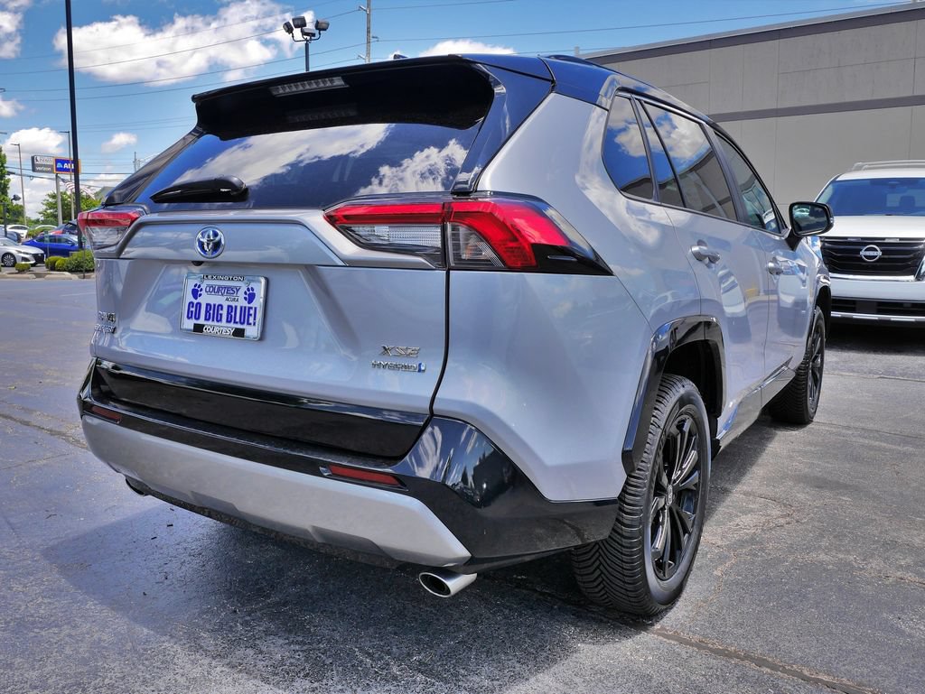 Used 2022 Toyota RAV4 XSE AWD/4WD image 7