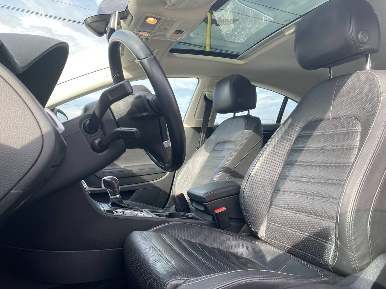 Used 2015 Volkswagen CC Executive image 10