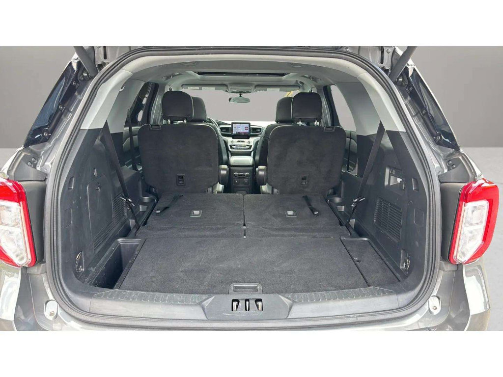 Used 2023 Ford Explorer XLT w/ Equipment Group 202A AWD/4WD image 10