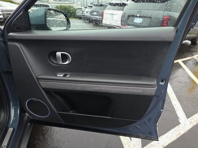 Used 2024 Hyundai Ioniq 5 Limited image 18