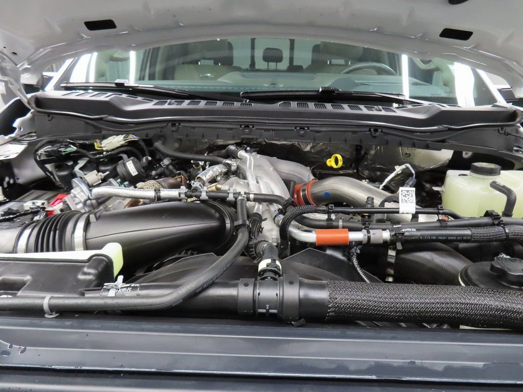 Used 2025 Ford F450 Platinum w/ Platinum Plus Package image 28