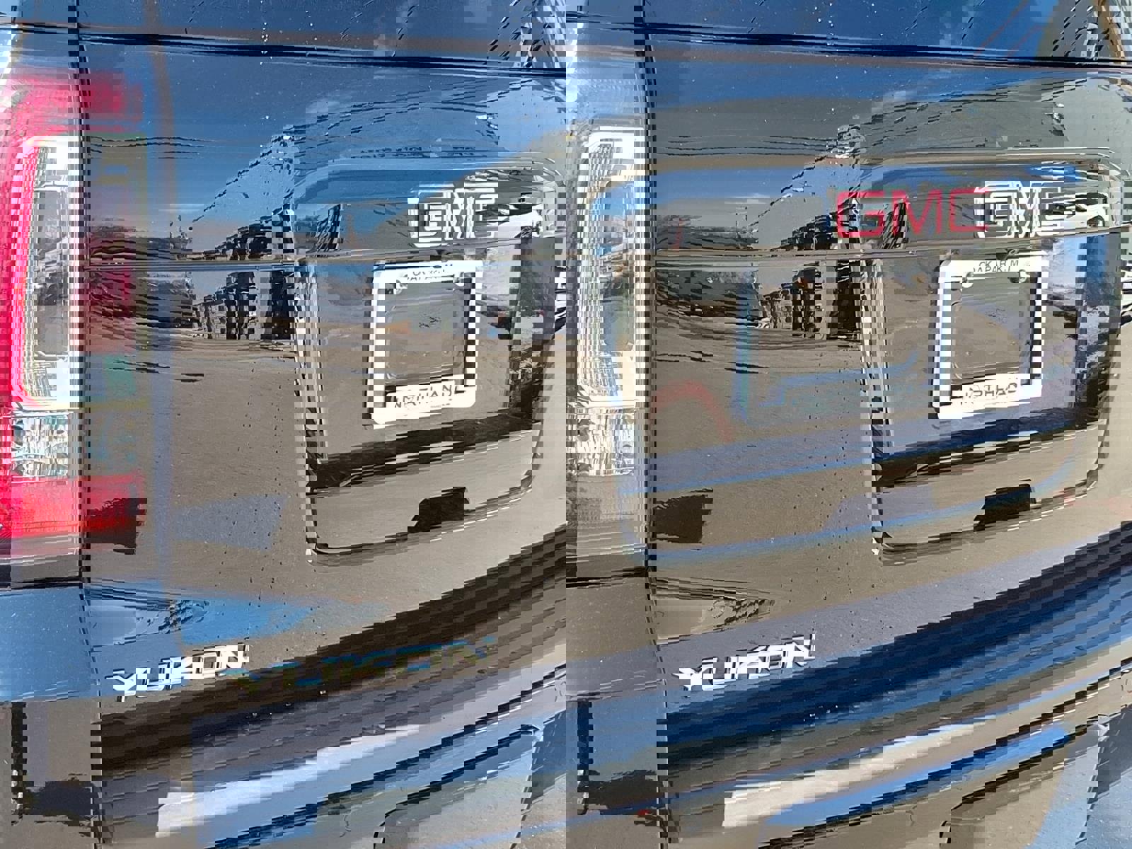 Used 2020 GMC Yukon SLE w/ Convenience Package AWD/4WD image 6