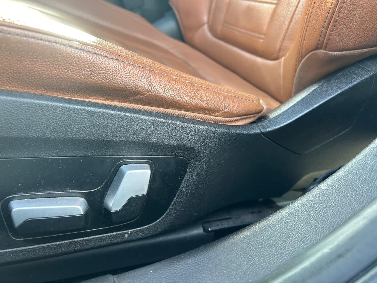 Used 2021 BMW 330i xDrive Sedan w/ M Sport Package image 10