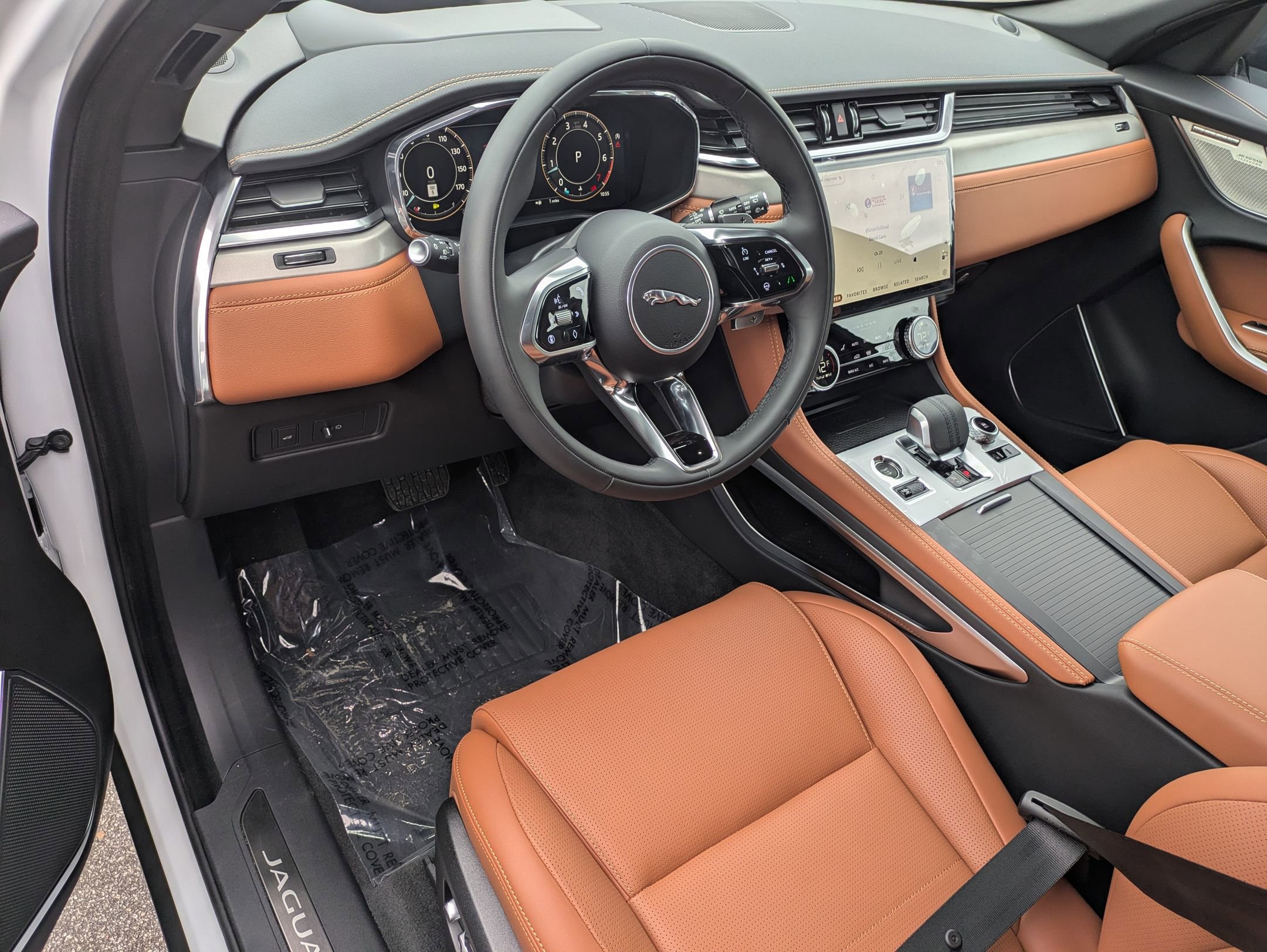 New 2026 Jaguar F-PACE R-Dynamic S image 9