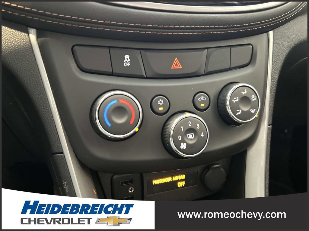 Used 2022 Chevrolet Trax LT w/ LT Convenience Package image 22