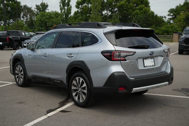 Used 2025 Subaru Outback Limited AWD/4WD image 5