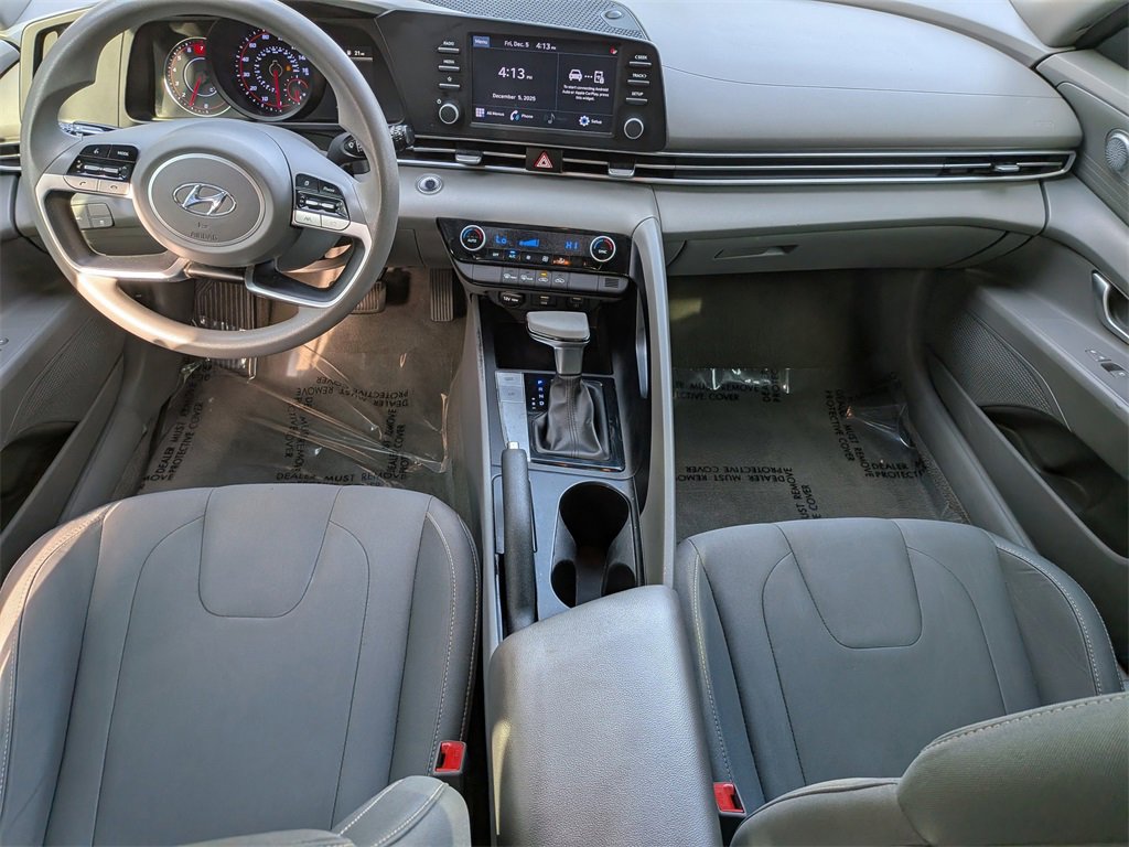 Used 2022 Hyundai Elantra SEL image 13