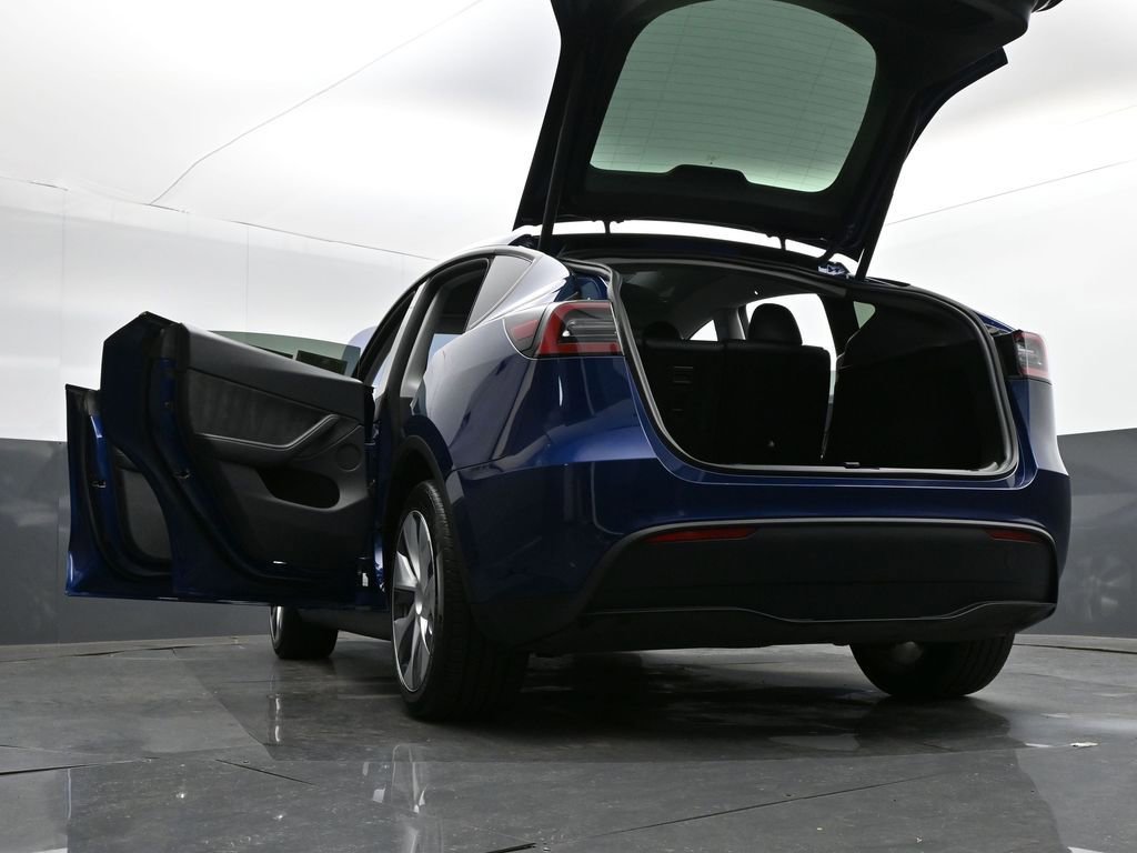 Used 2023 Tesla Model Y AWD image 38