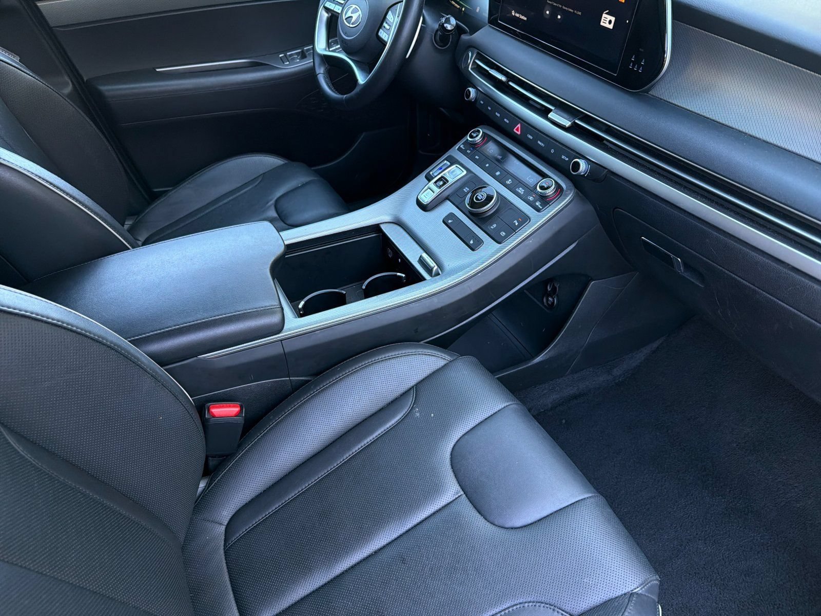Used 2024 Hyundai Palisade SEL FWD image 16