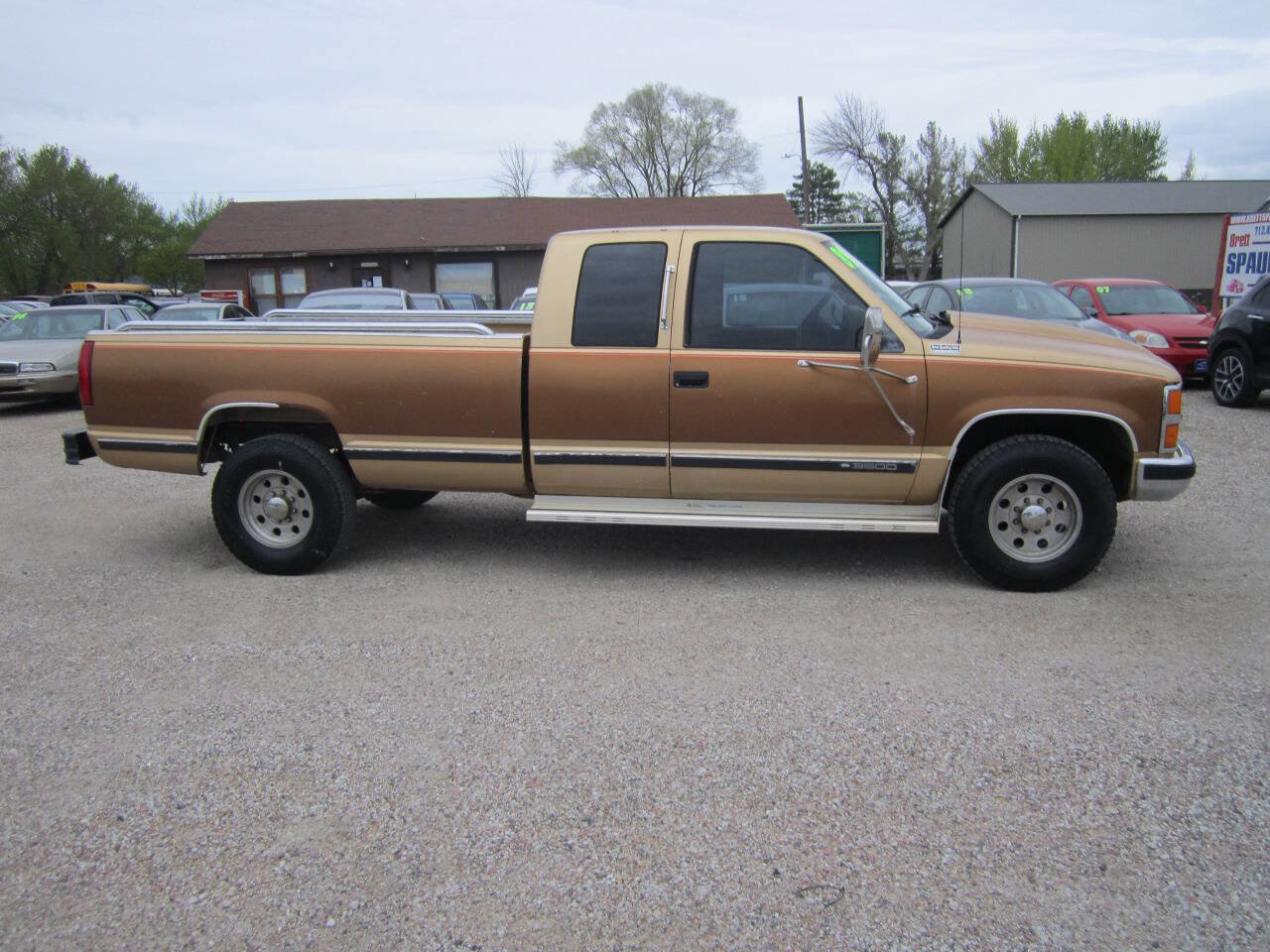 Used 1989 Chevrolet Silverado 3500 2WD Extended Cab image 1