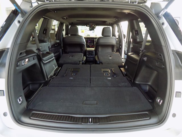 New 2024 Jeep Grand Cherokee L Altitude AWD/4WD image 30