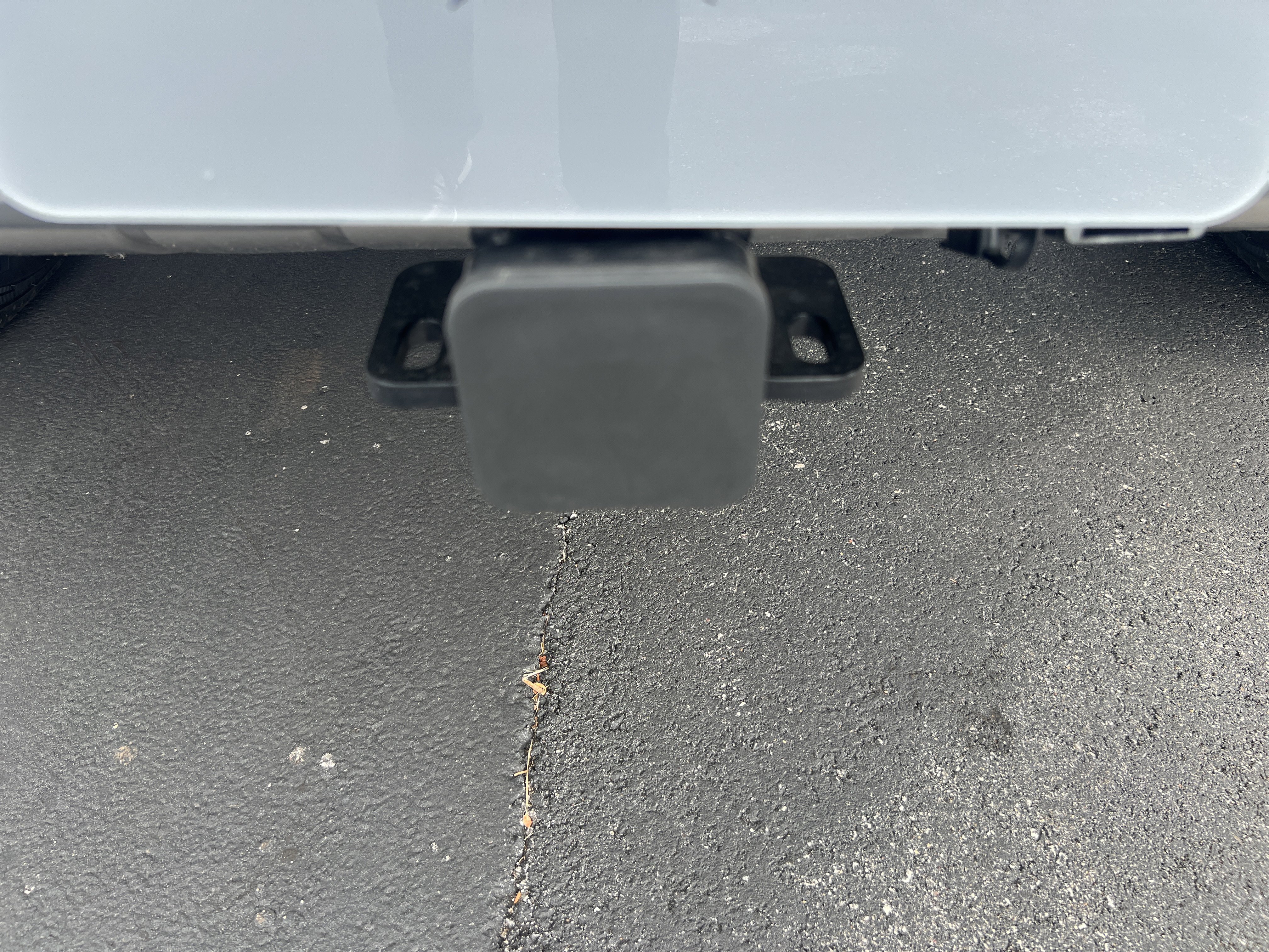 New 2025 Land Rover Defender 90 S image 34