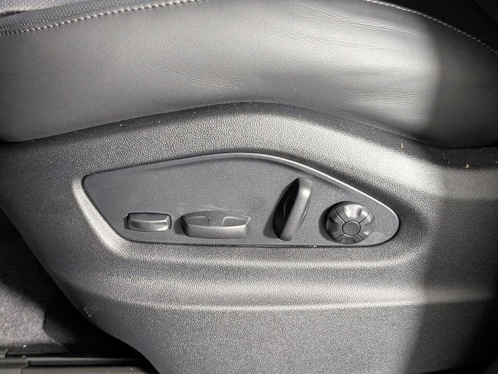 New 2026 Porsche Cayenne GTS image 30