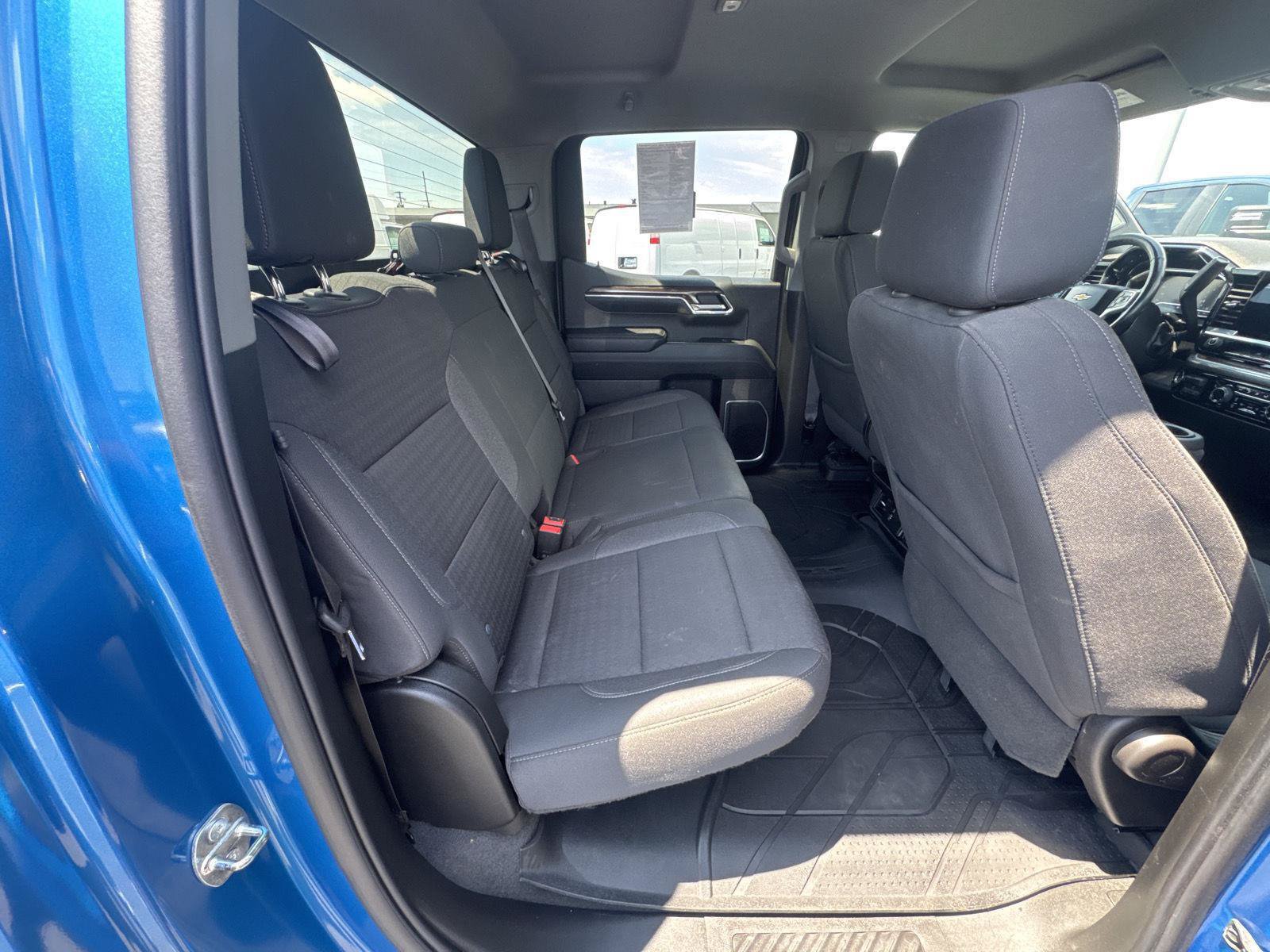 Used 2022 Chevrolet Silverado 1500 LT AWD/4WD image 13