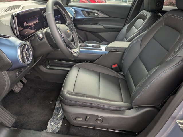 New 2025 Chevrolet Equinox EV LT w/ LPO, Blackout Package AWD/4WD image 4