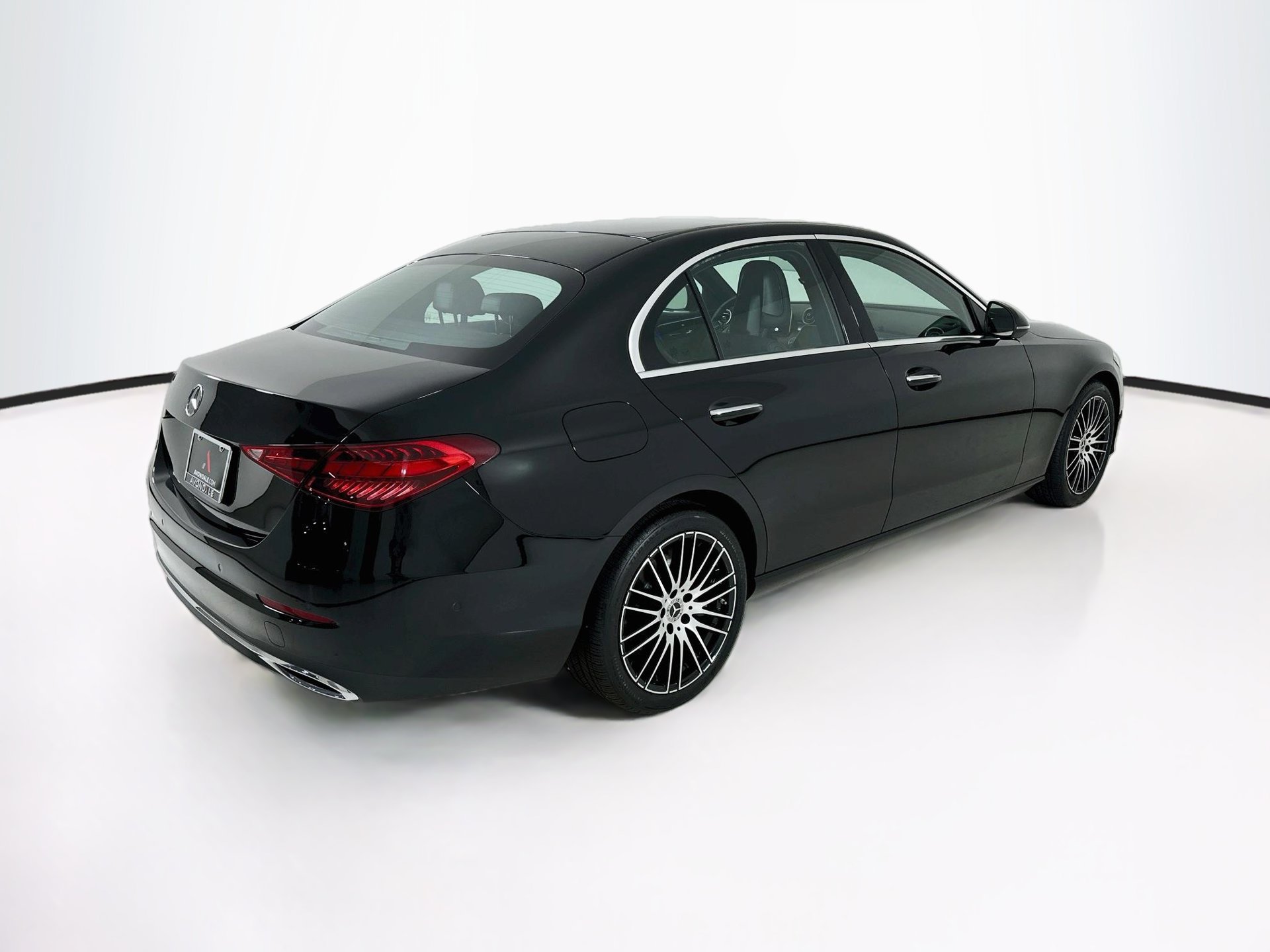 Used 2025 Mercedes-Benz C 300 Sedan image 8