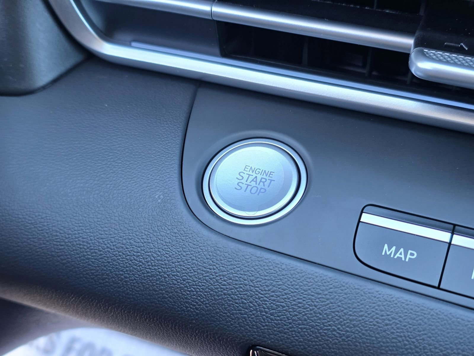 New 2026 Hyundai Elantra Limited image 35