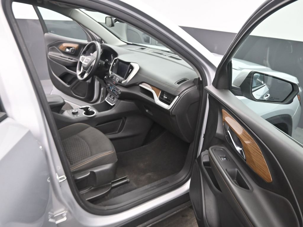 Used 2021 GMC Terrain SLE w/ Driver Convenience Package image 17