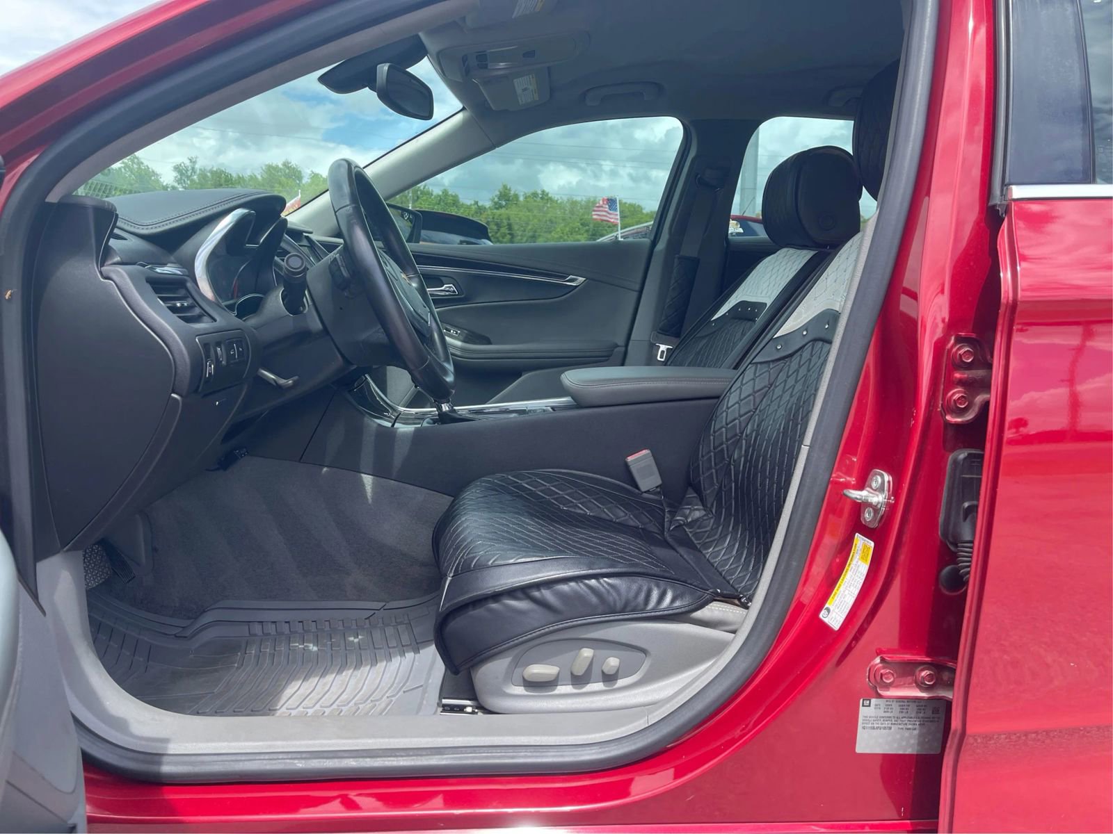 Used 2015 Chevrolet Impala LT w/ Convenience Package image 9