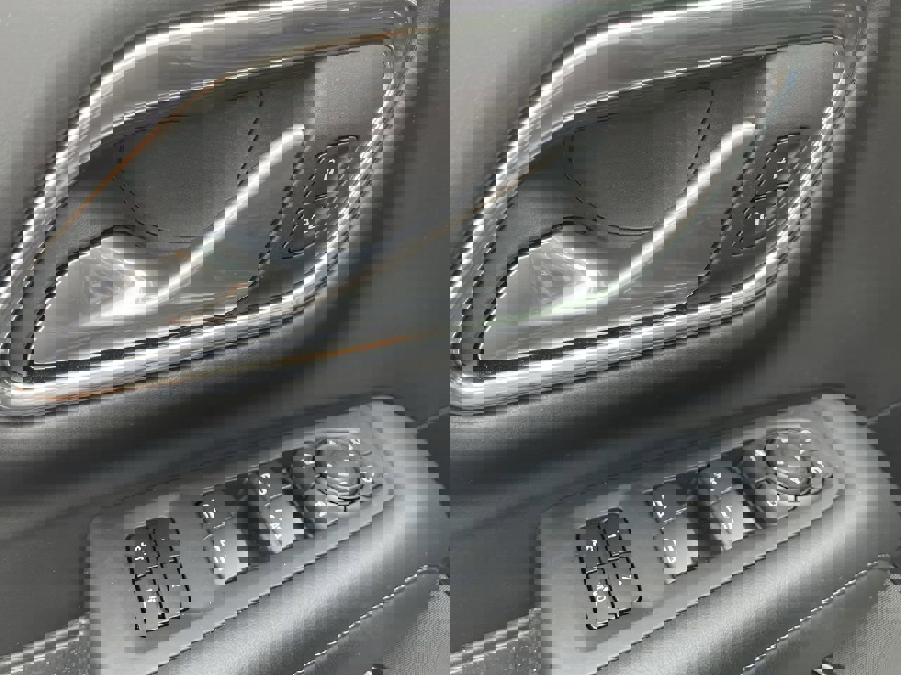 Used 2024 Chevrolet Suburban Z71 w/ Luxury Package image 24